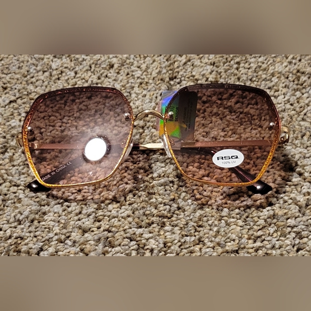 RSQ Gold Frame Sunglasses with Brown Gradient Lenses